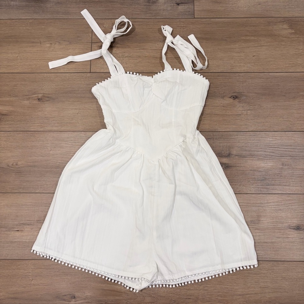 Romantic White Tie Shoulder Smocked Romper Breezy Feminine Summer S Cottagecore - Picture 4 of 10